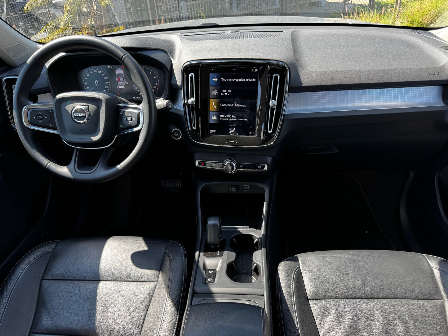 VOLVO XC40 MOMENTUM T4 2022