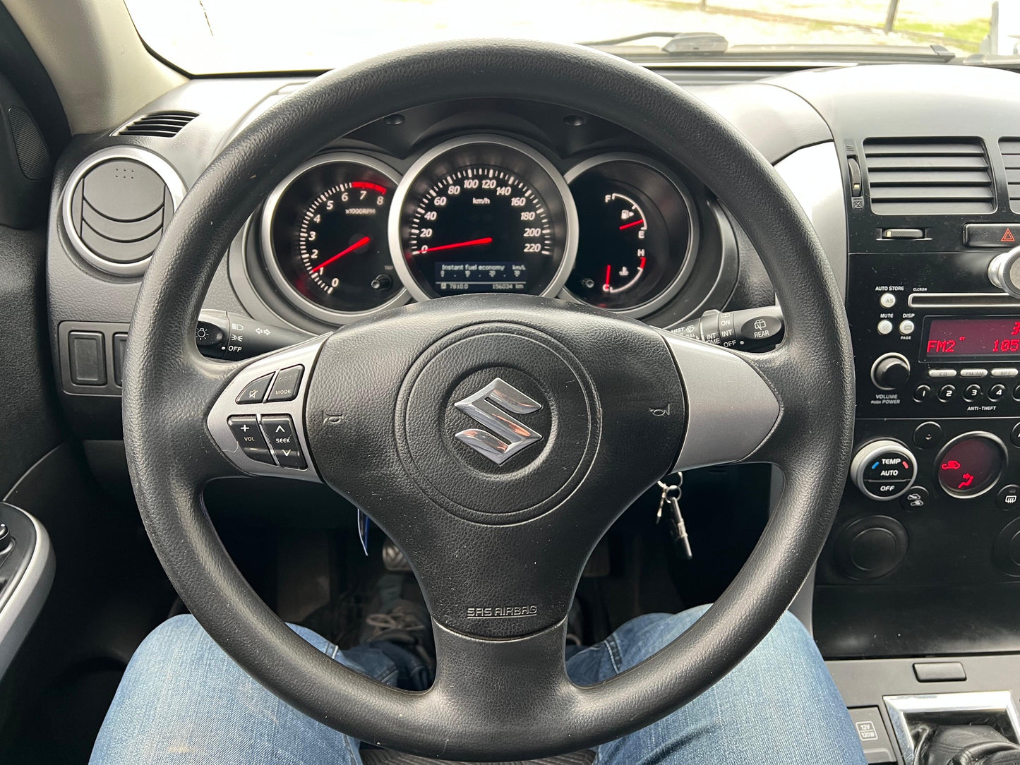 VENDIDO - SUZUKI GRAND NOMADE GLX SPORT 2016