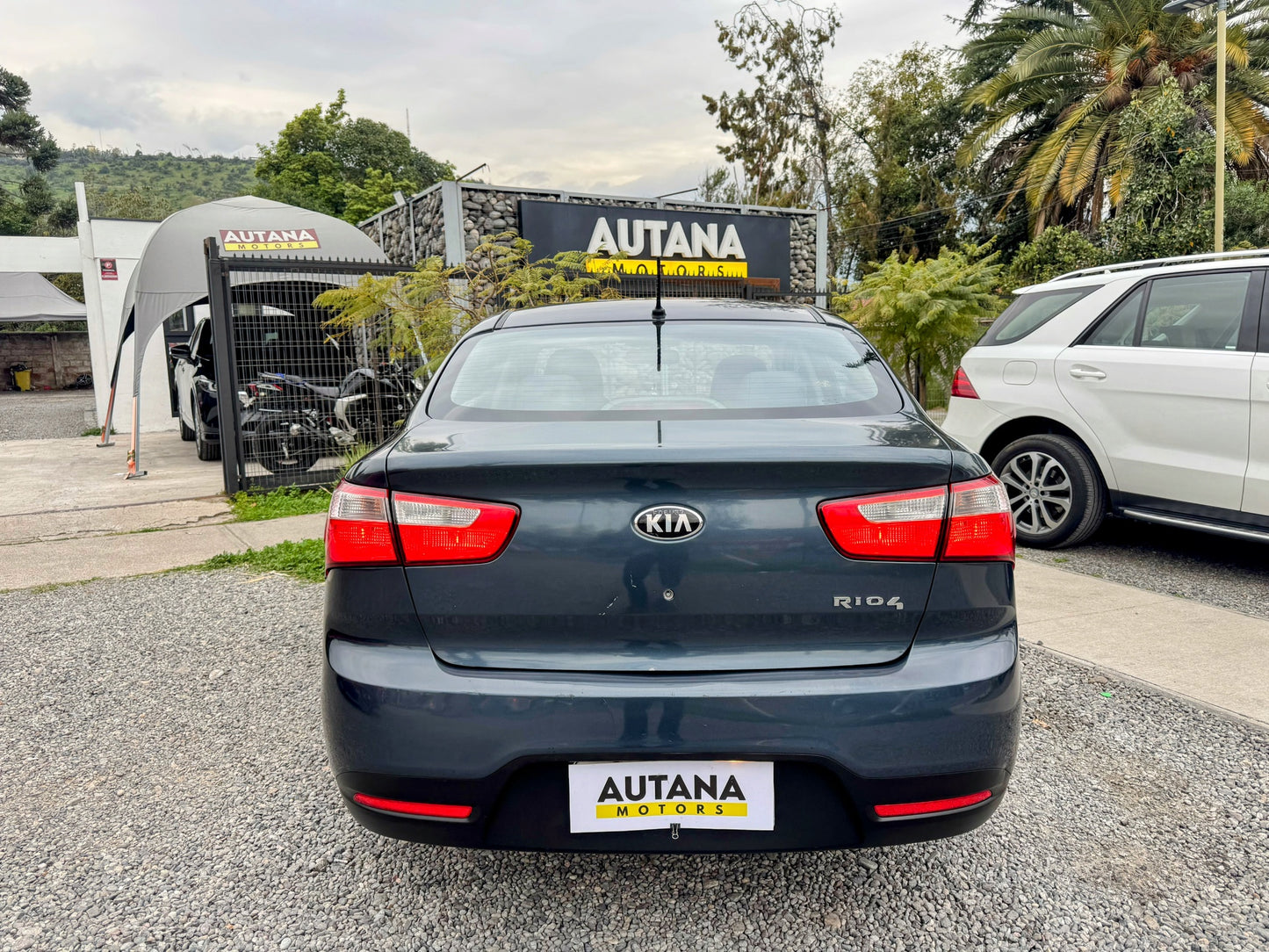 KIA RIO 4 AUTOMATICO 2013