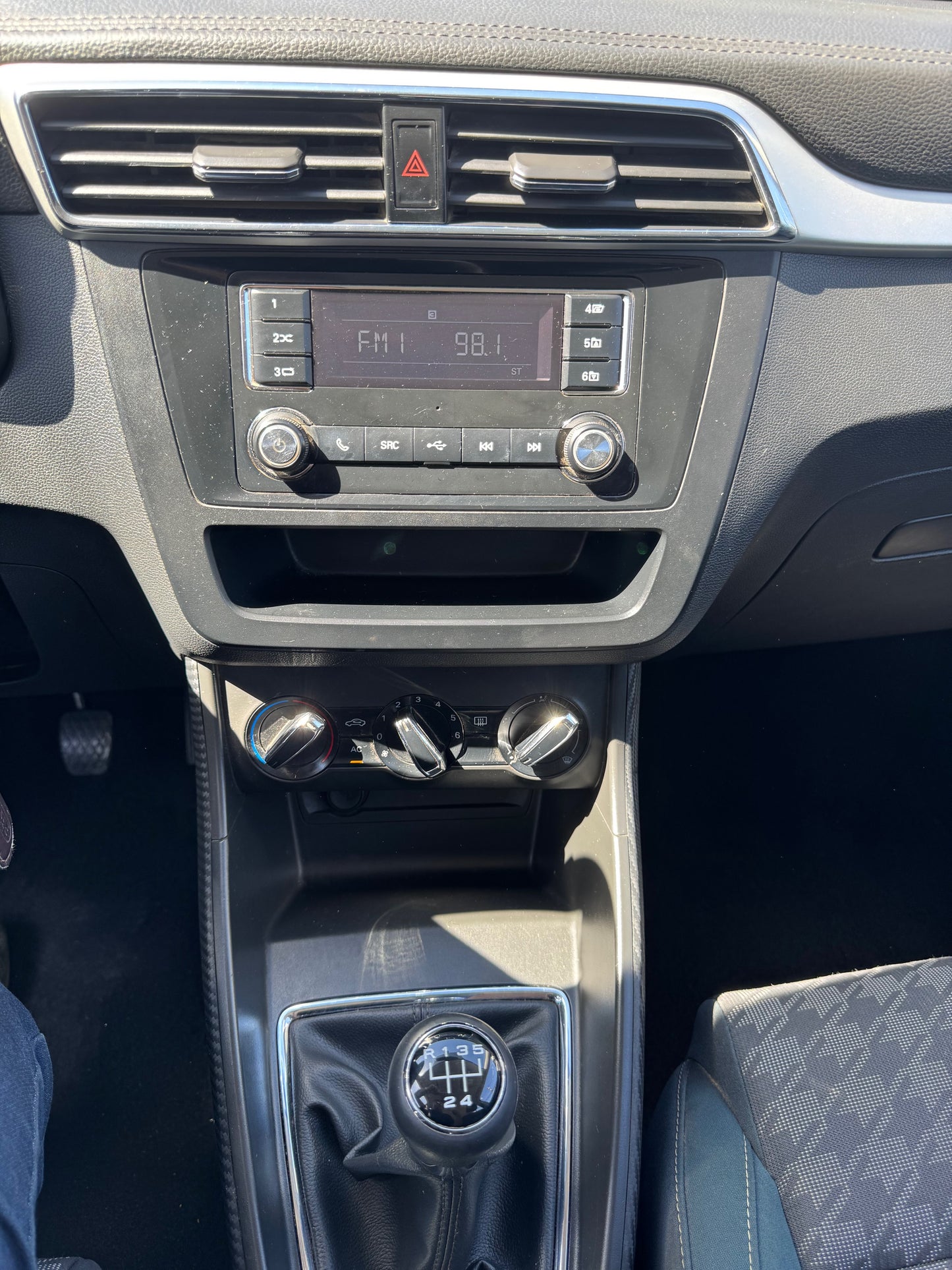 MG ZS STD 1.5 FULL 2020