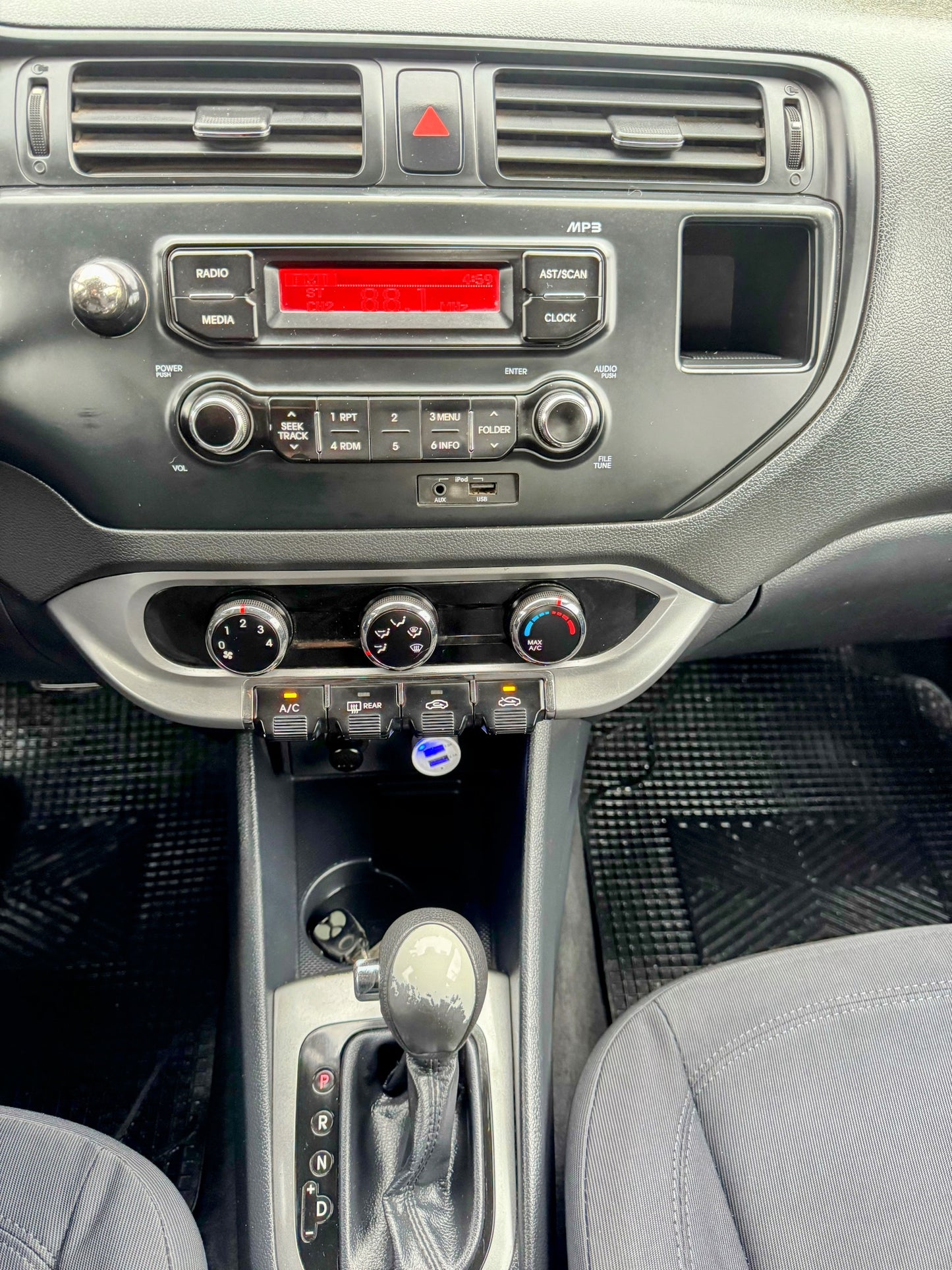 KIA RIO 4 AUTOMATICO 2013