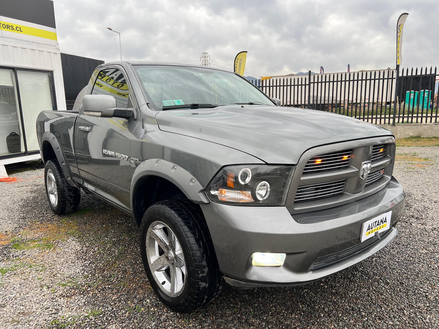 DODGE RAM 4X4 HEMI 2012