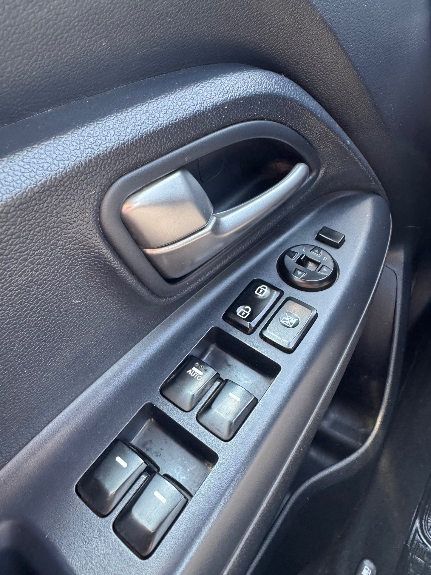 KIA RIO 5 FULL AIRE 2012