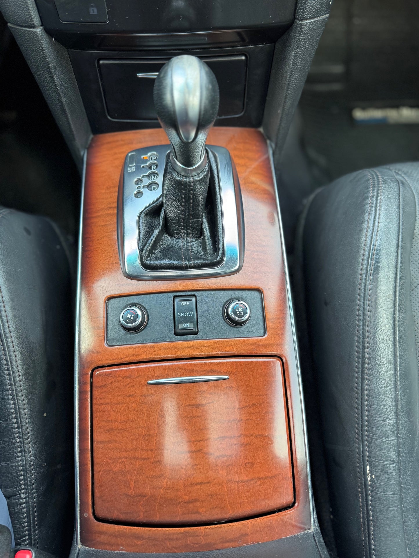 INIFINITI QX70 AWD 2015