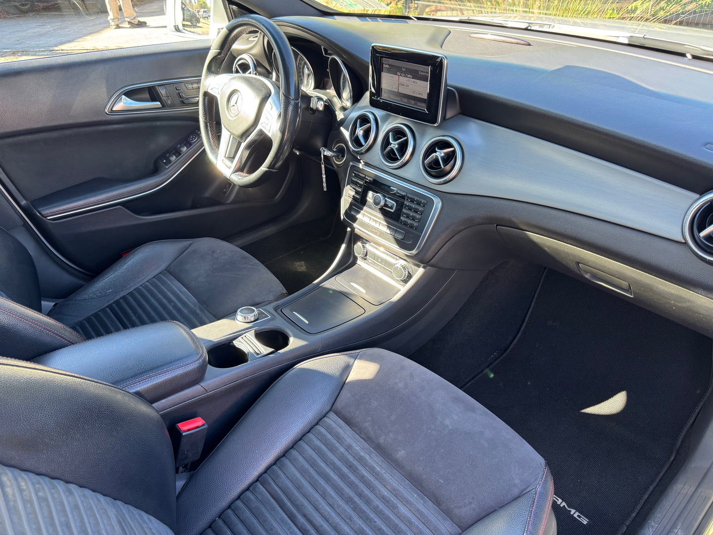 VENDIDO - MERCEDES BENZ CLA 220 2013