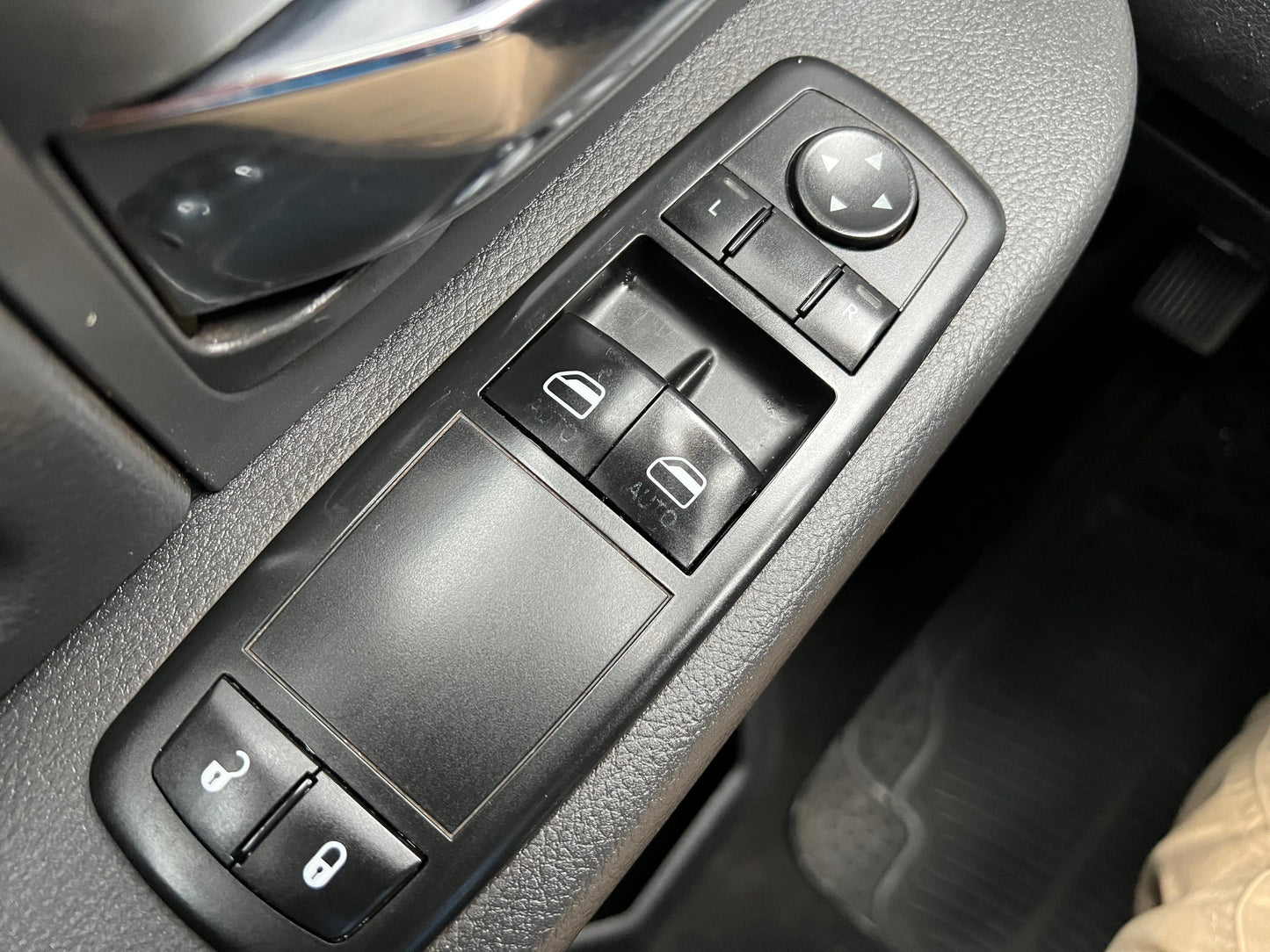DODGE RAM 4X4 HEMI 2012