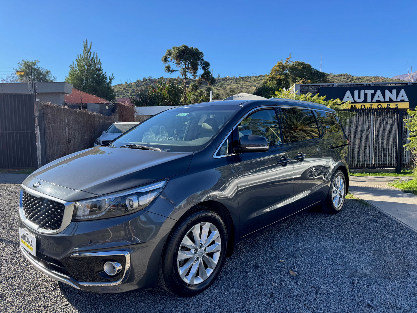 VENDIDO - KIA GRAND CARNIVAL LIMITED 2017
