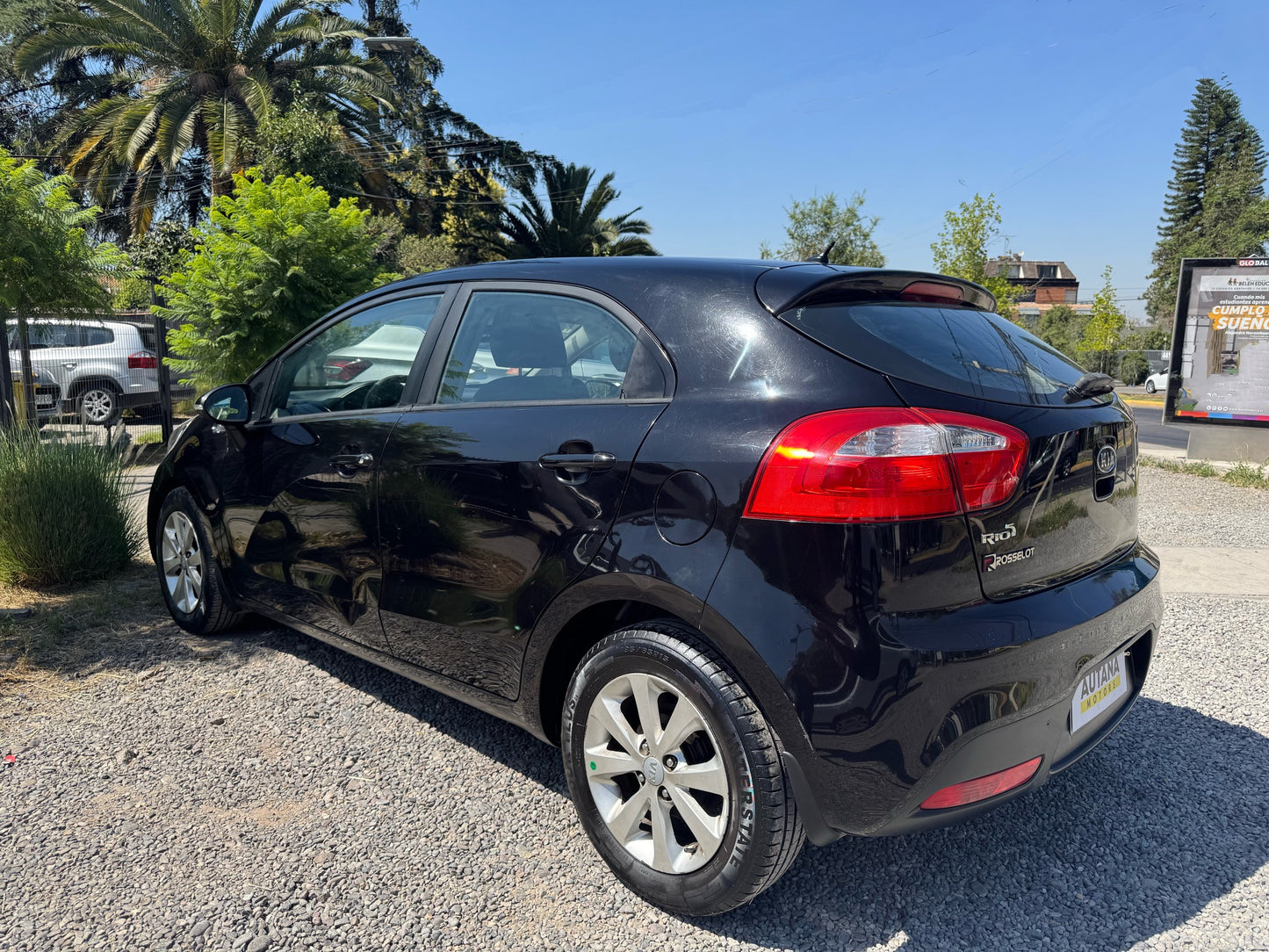 KIA RIO 5 FULL AIRE 2012