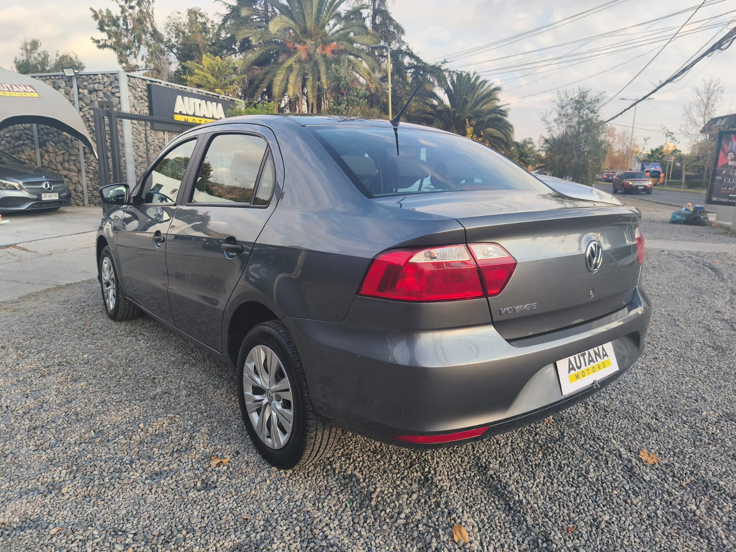 VENDIDO - VOLKSWAGEN VOYAGE TRENDLINE MT 1.6