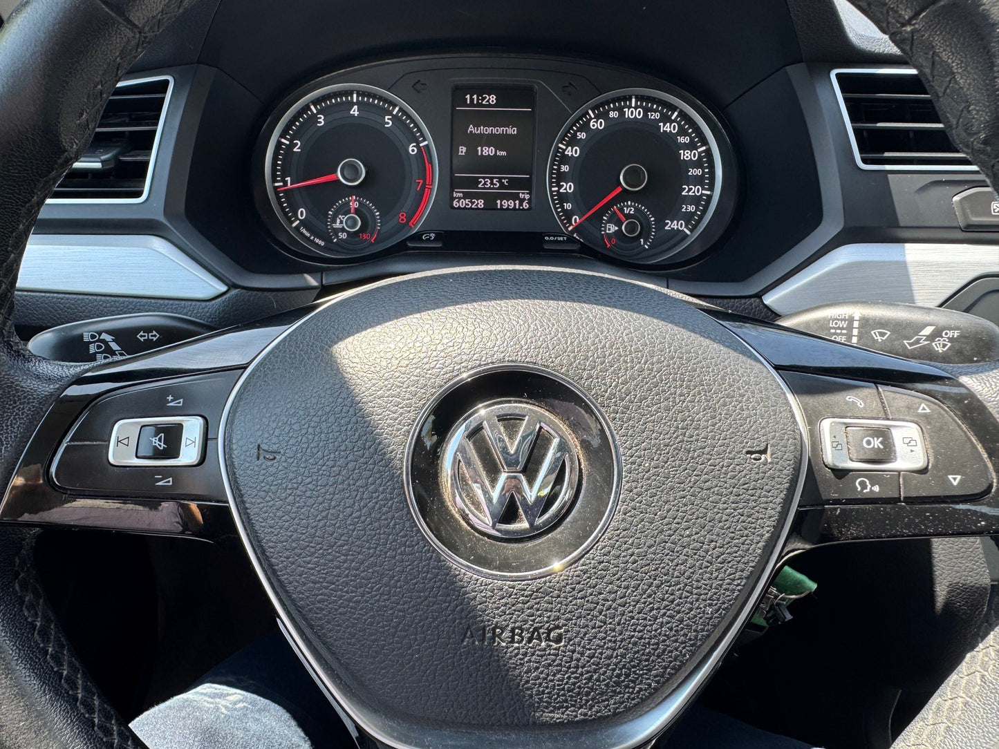 VOLKSWAGEN VOYAGUE HIGHLINE 2021