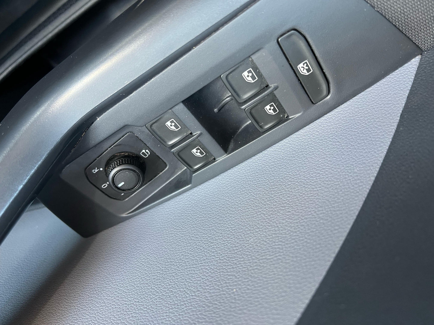 VENDIDA - VOLKSWAGEN TCROSS COMFORTLINE 2023
