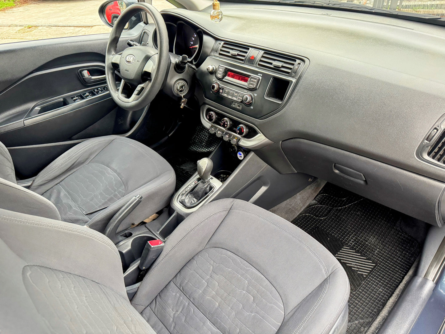 KIA RIO 4 AUTOMATICO 2013