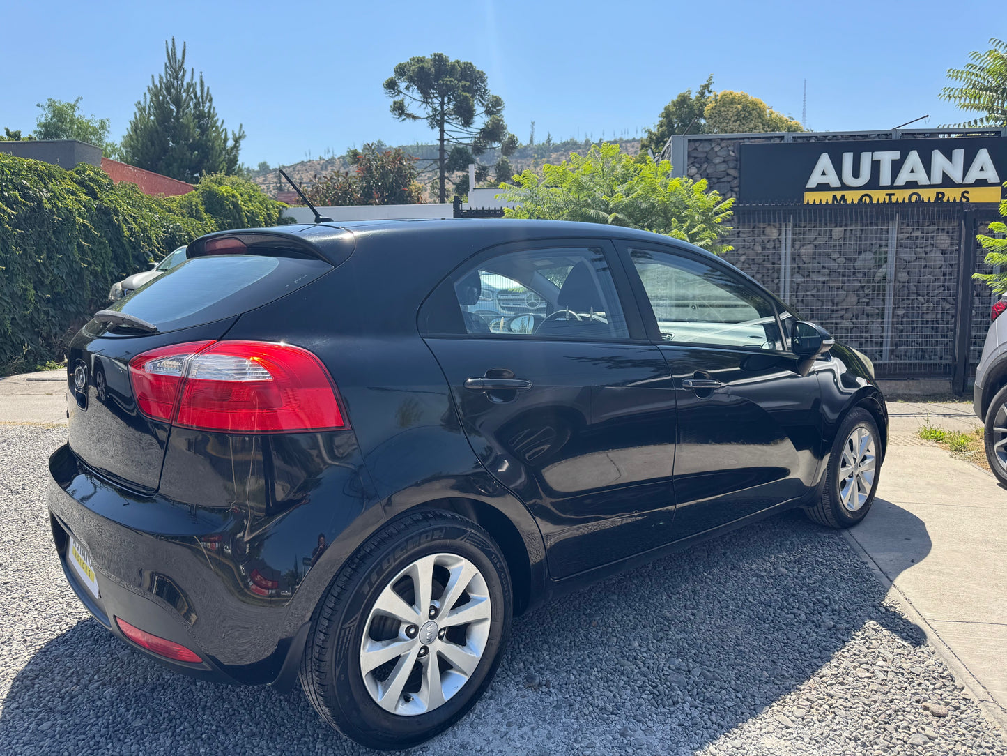 KIA RIO 5 FULL AIRE 2012