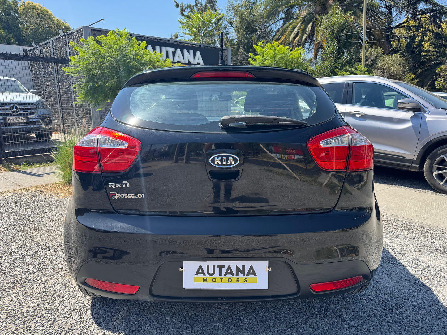 KIA RIO 5 FULL AIRE 2012