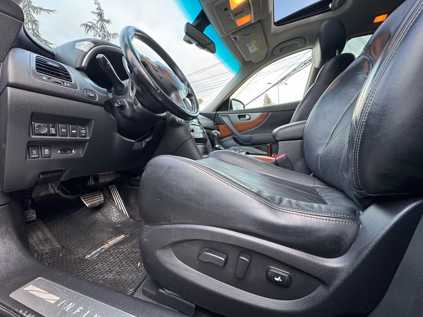 INIFINITI QX70 AWD 2015