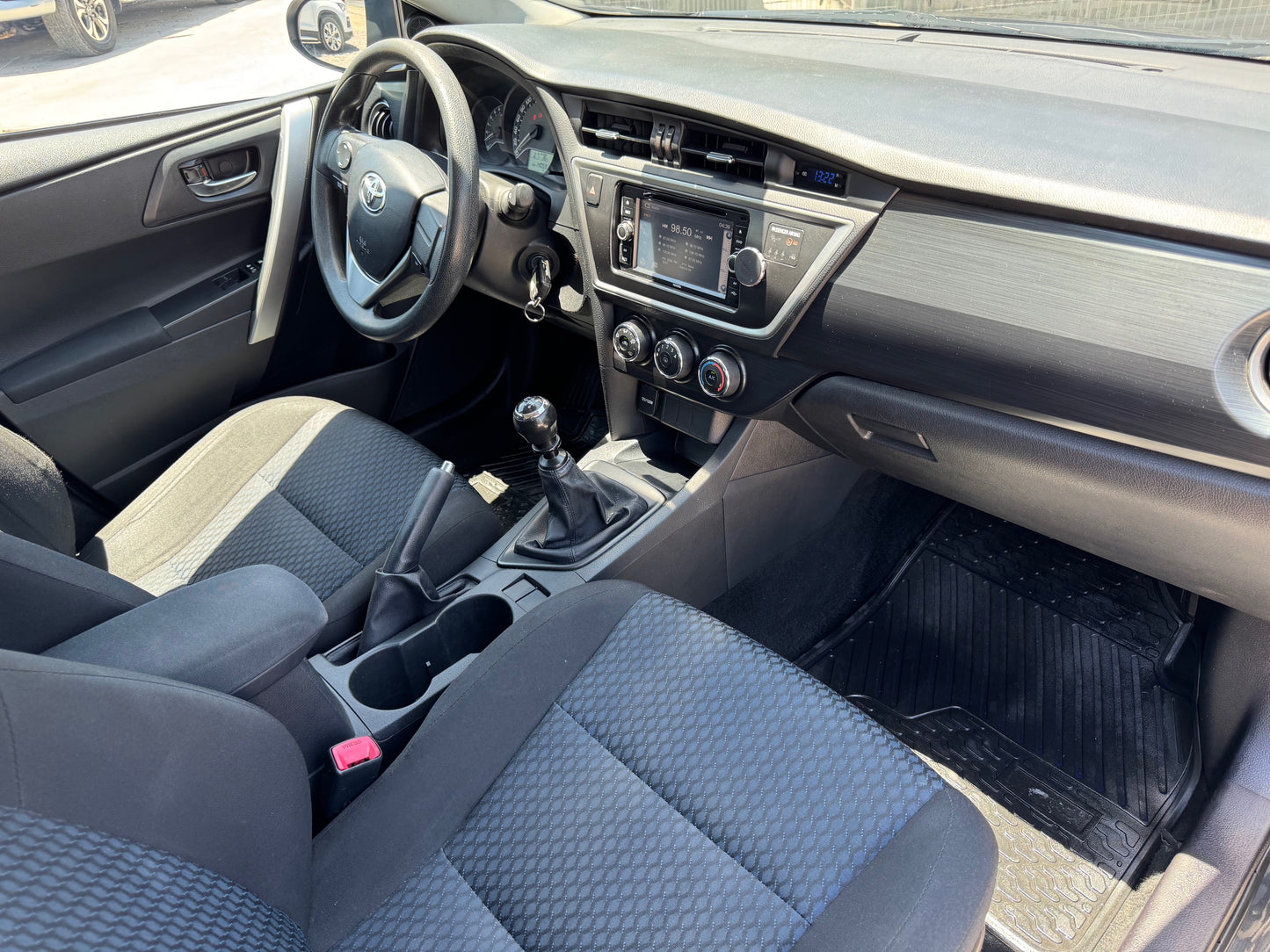 TOYOTA AURIS LEi FULL 2014