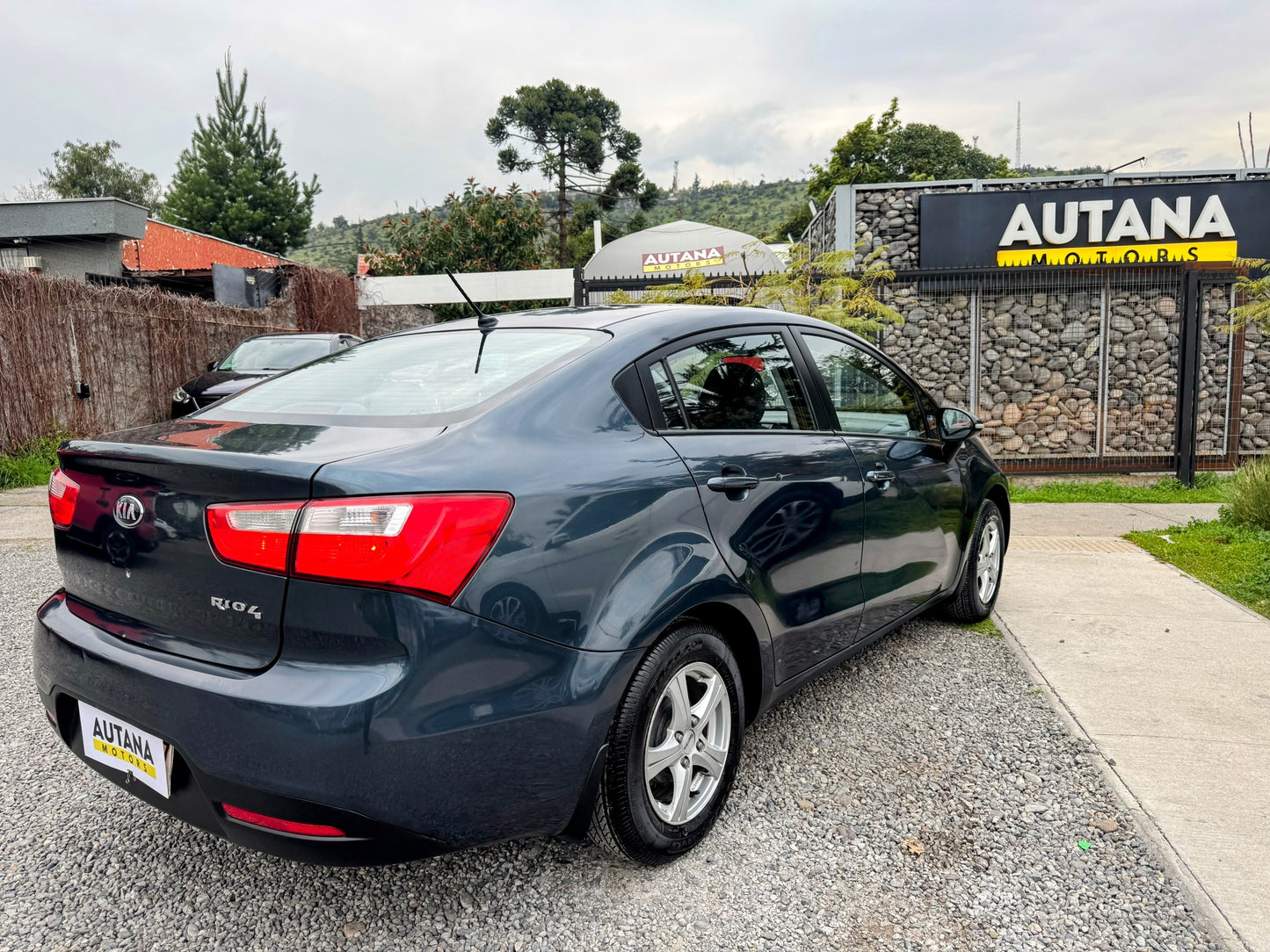 KIA RIO 4 AUTOMATICO 2013