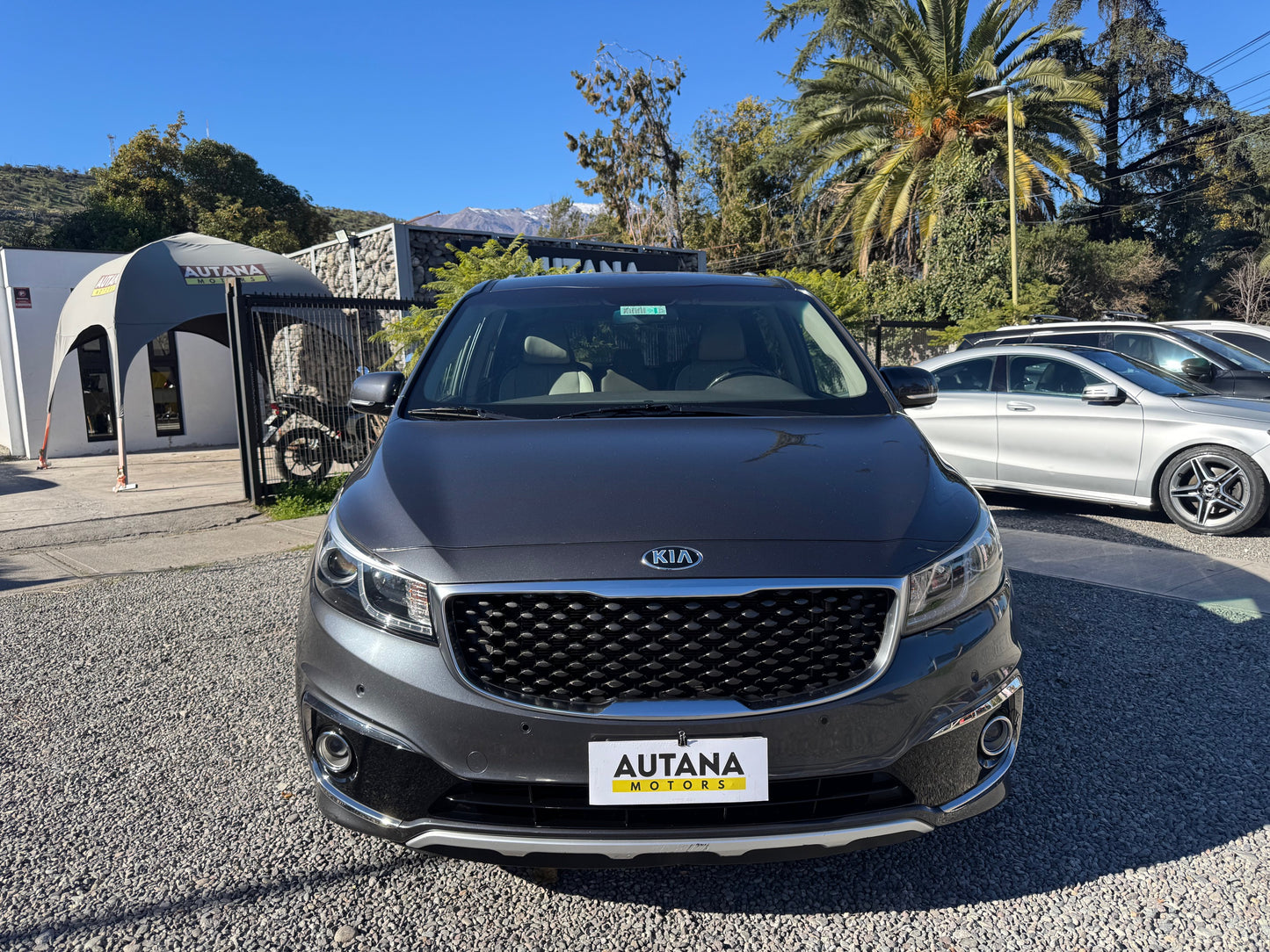 VENDIDO - KIA GRAND CARNIVAL LIMITED 2017