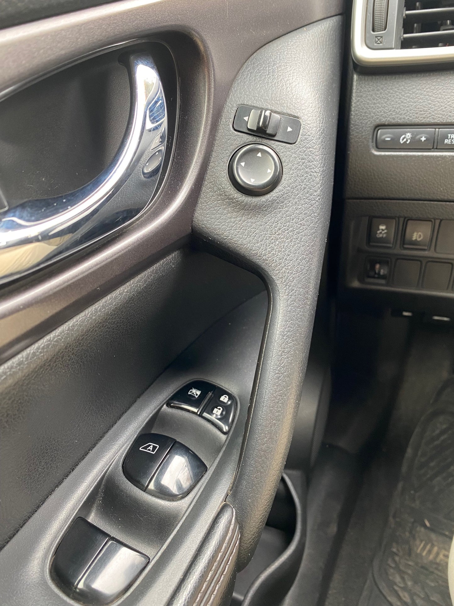 NISSAN XTRAIL 3 CORRIDAS AUTOMATICA 2016