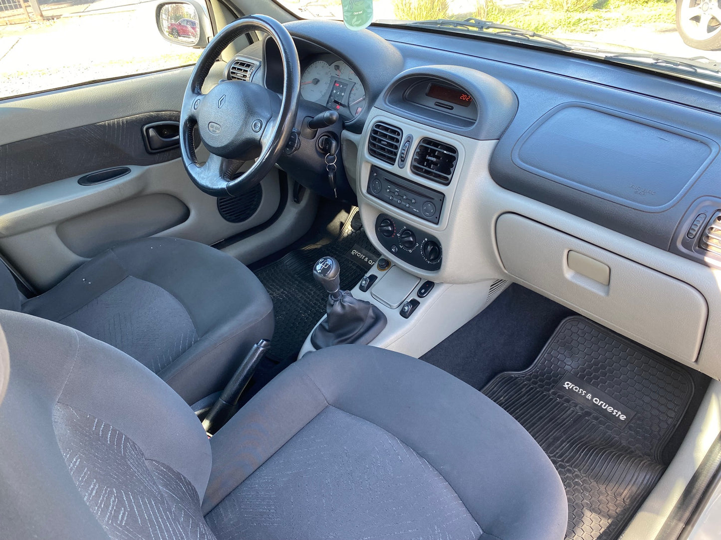 RENAULT CLIO PRIVILEGE FULL