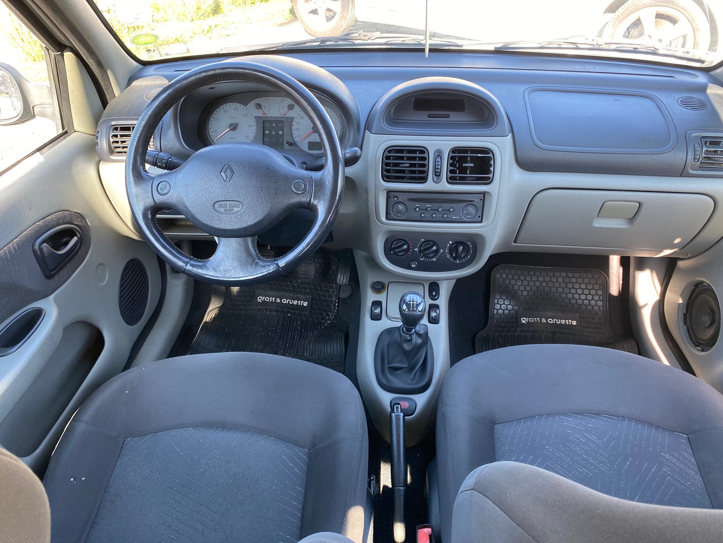 RENAULT CLIO PRIVILEGE FULL