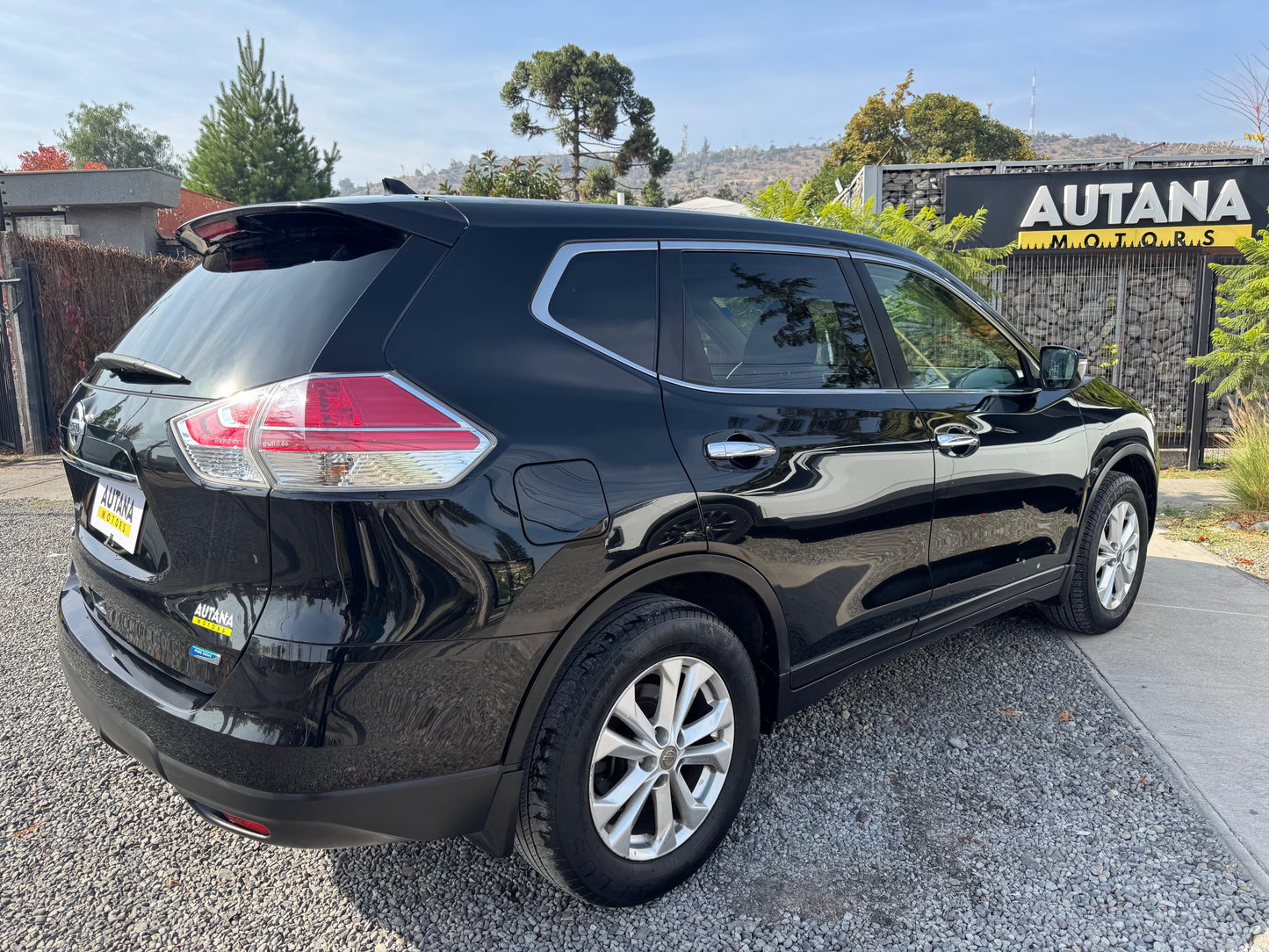 VENDIDA - NISSAN XTRAIL AUT. 2015