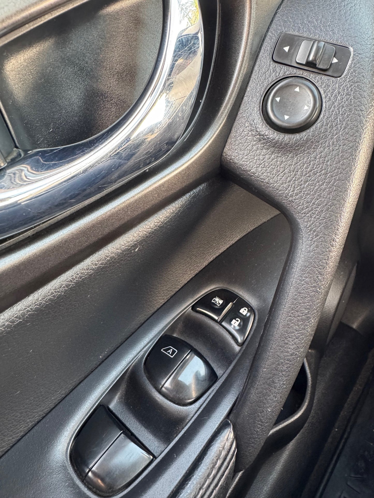 VENDIDA - NISSAN XTRAIL AUT. 2015