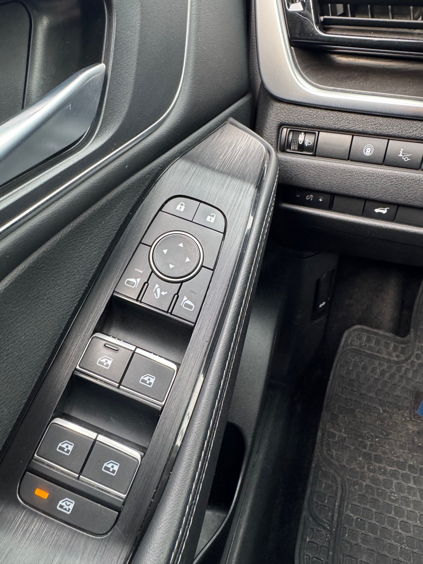 VENDIDA - NISSAN X-TRAIL e-POWER EXCLUSIVE 4X4 2023