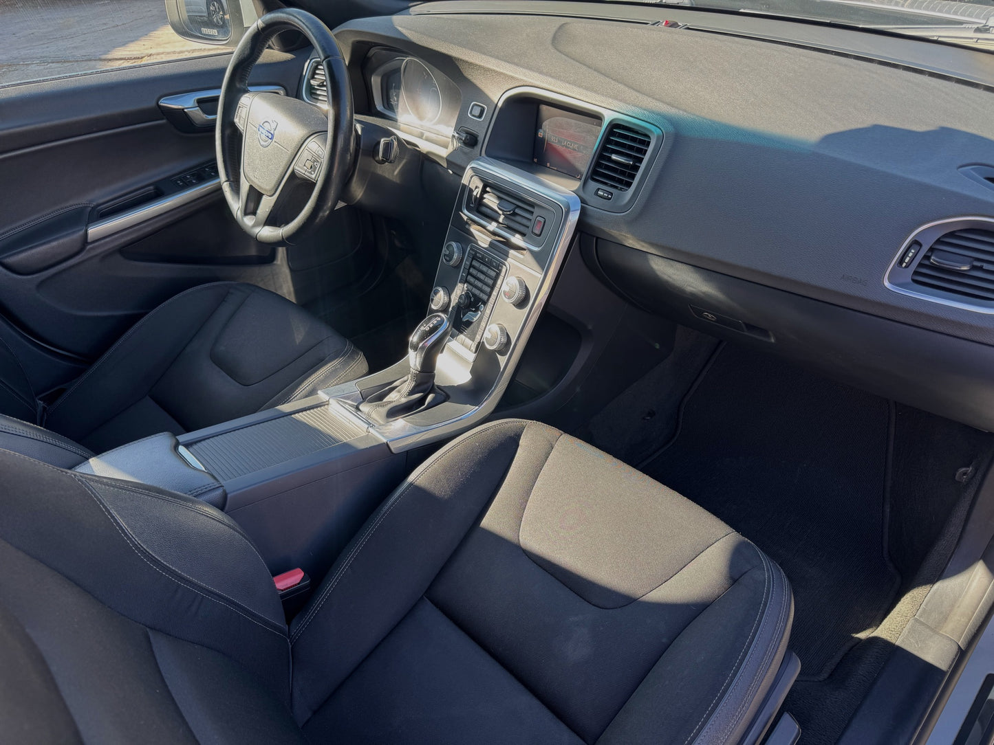 VENDIDO - VOLVO S60 D2 COMFORT DIESEL 2019