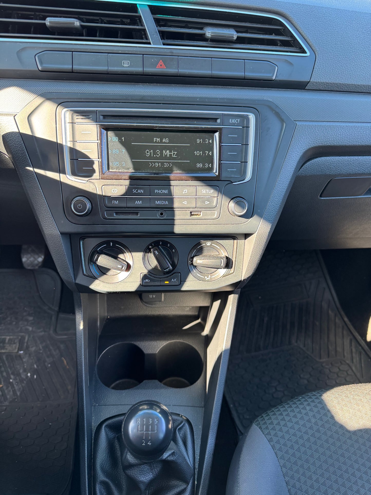 VENDIDO - VOLKSWAGEN VOYAGE 2020