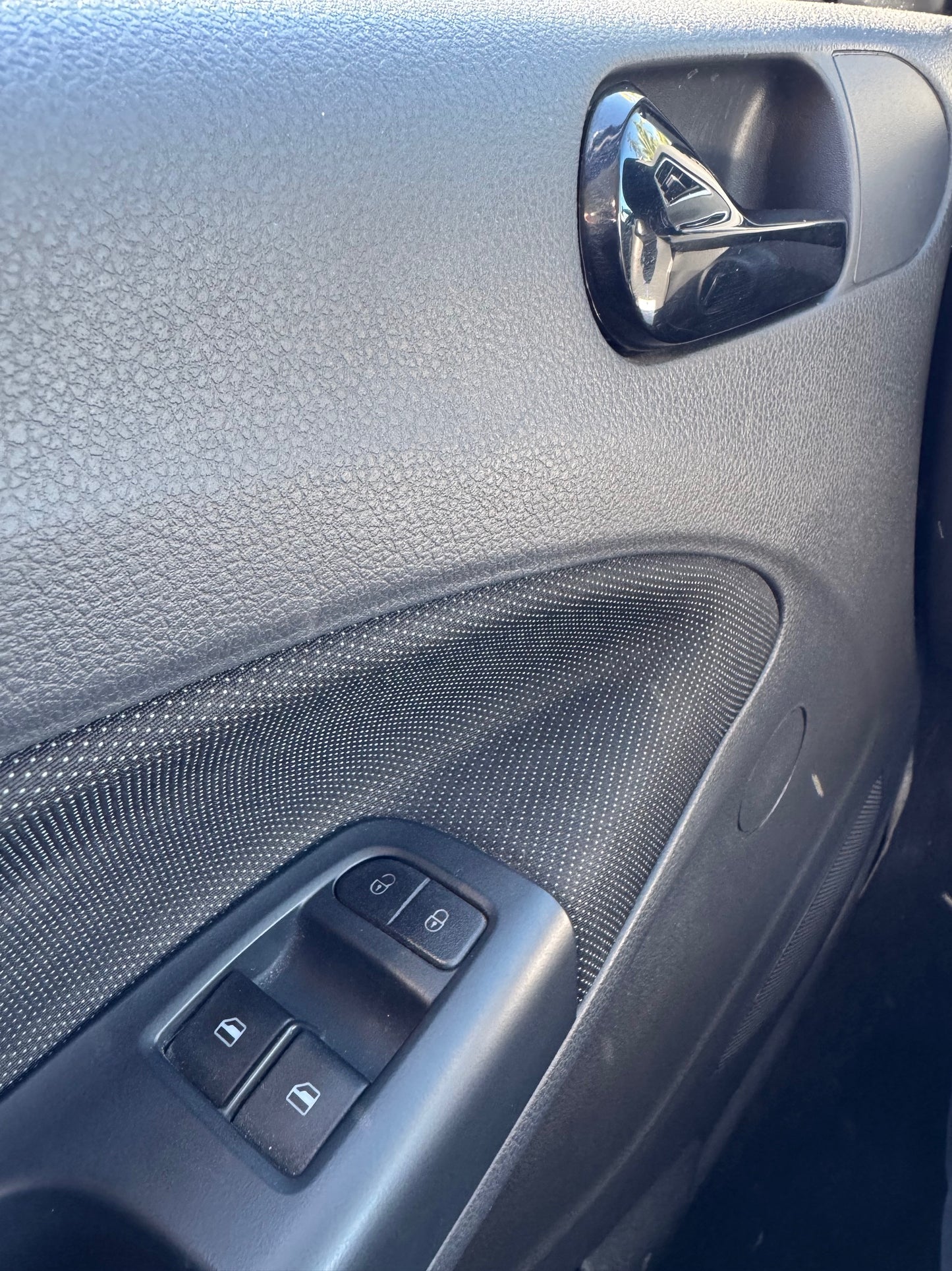 VENDIDO - VOLKSWAGEN VOYAGE 2020