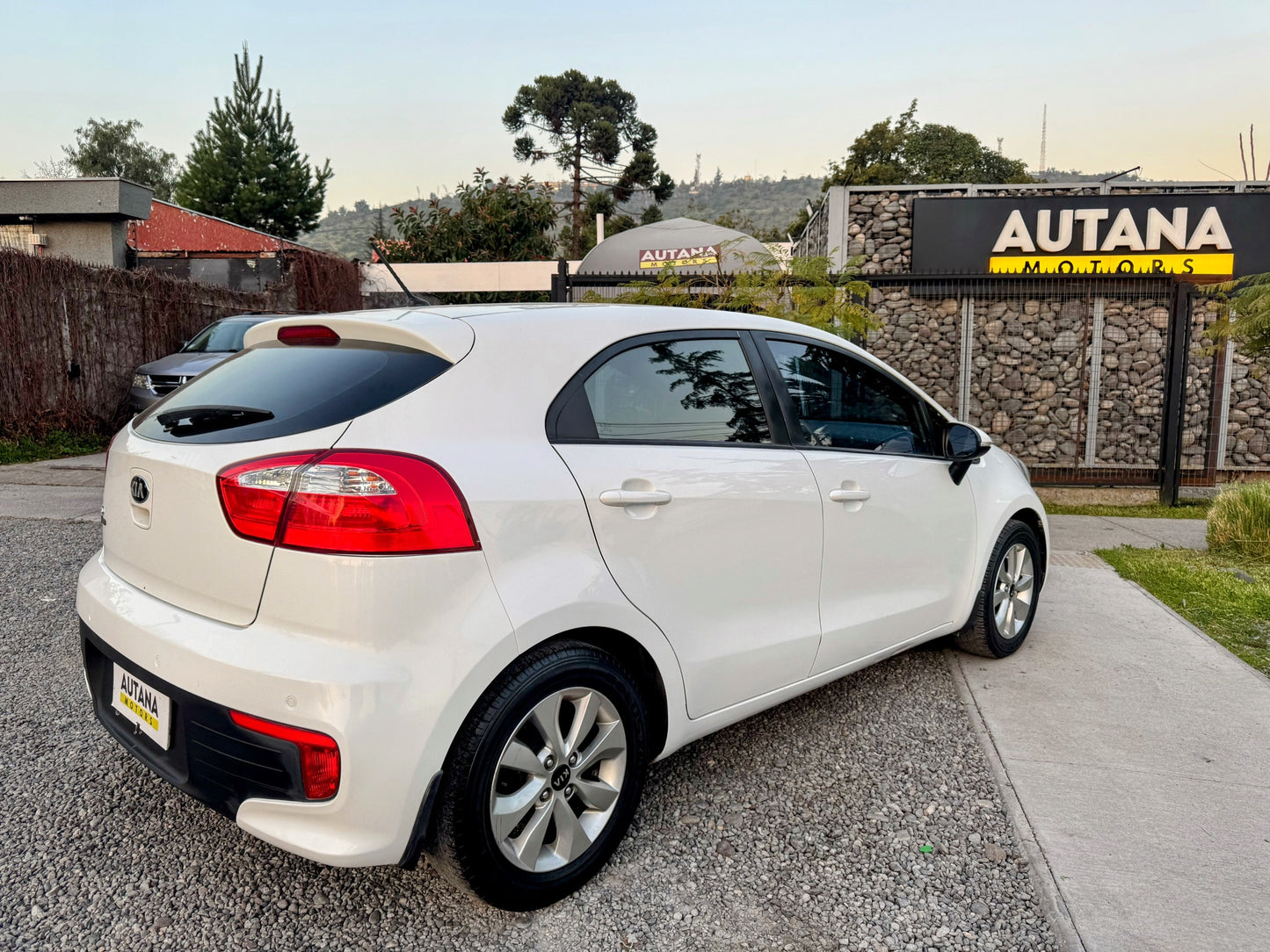 VENDIDO - KIA RIO 5 EX AUTOMATICO 2015