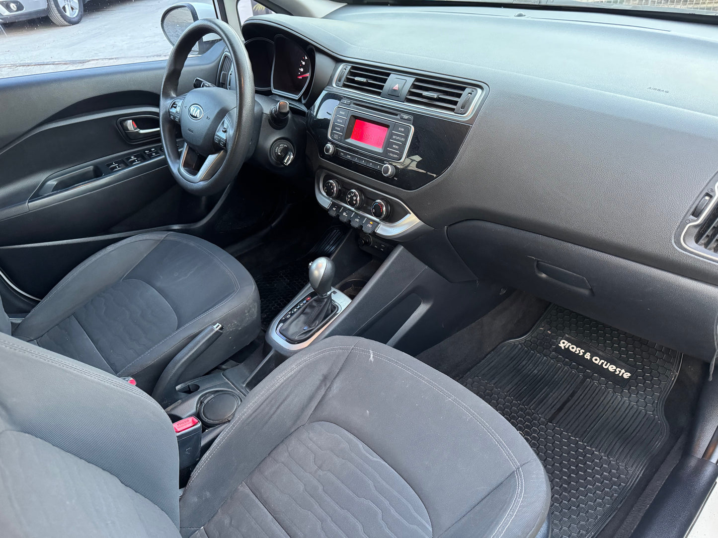 VENDIDO - KIA RIO 5 EX AUTOMATICO 2015