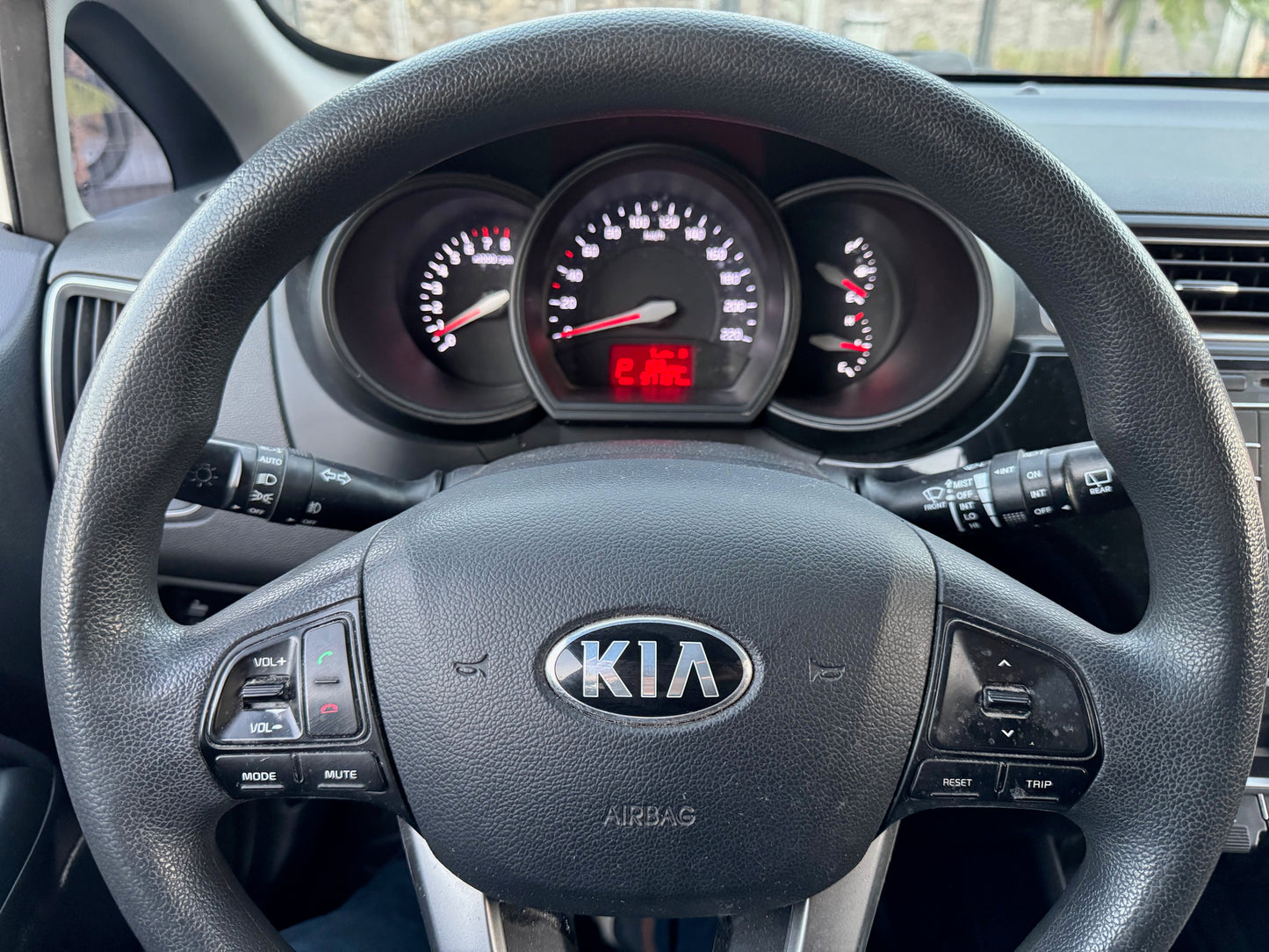 VENDIDO - KIA RIO 5 EX AUTOMATICO 2015