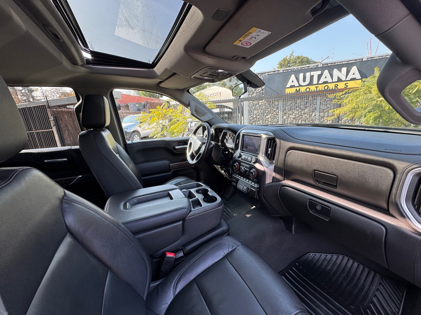 VENDIDA - CHEVROLET SILVERADO Z71 4X4 TRAIL BOSS 2020