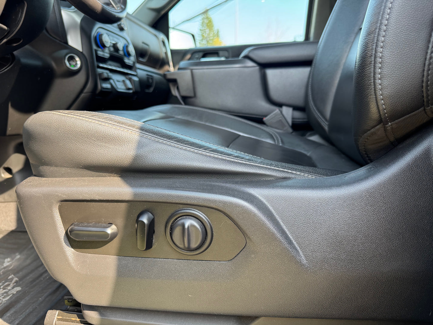 VENDIDA - CHEVROLET SILVERADO Z71 4X4 TRAIL BOSS 2020