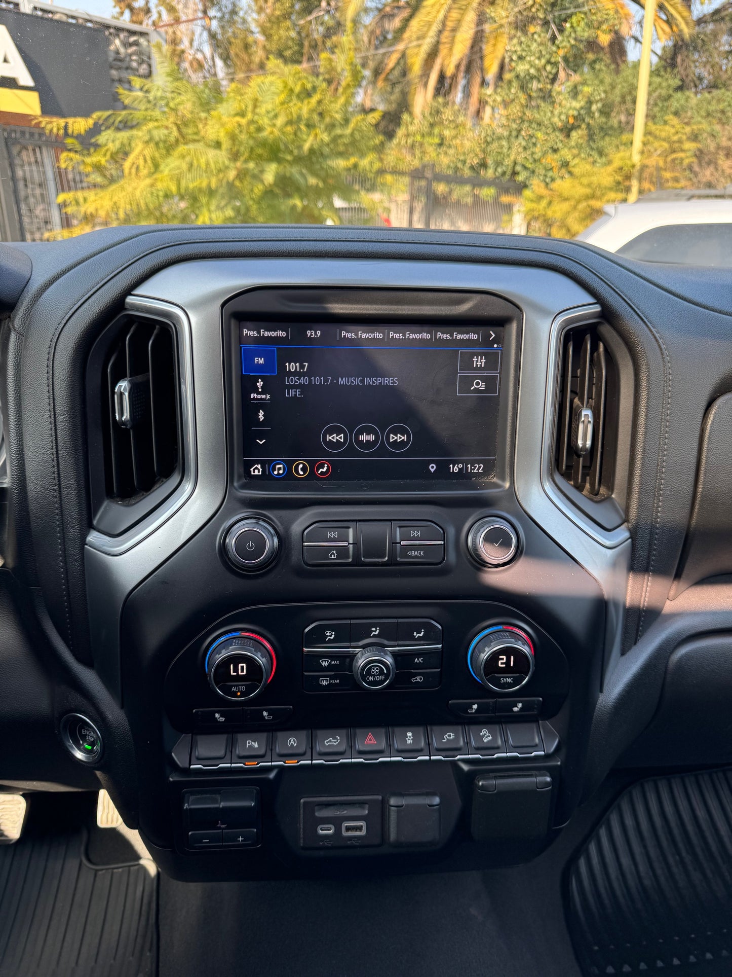 VENDIDA - CHEVROLET SILVERADO Z71 4X4 TRAIL BOSS 2020