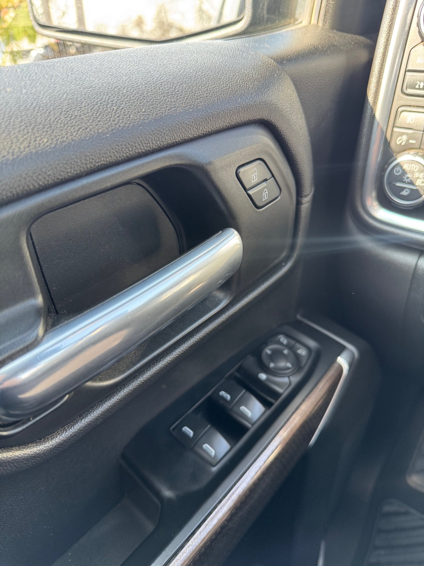 VENDIDA - CHEVROLET SILVERADO Z71 4X4 TRAIL BOSS 2020