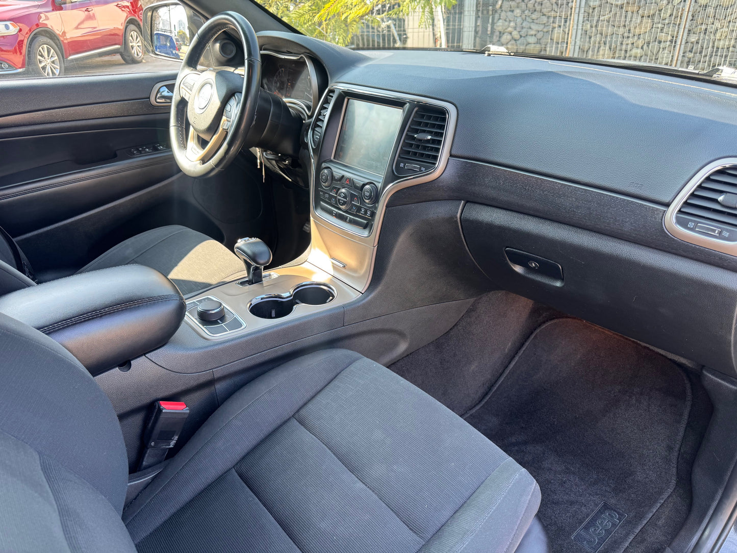 JEEP GRAND CHEROKEE LAREDO 4X4 2015