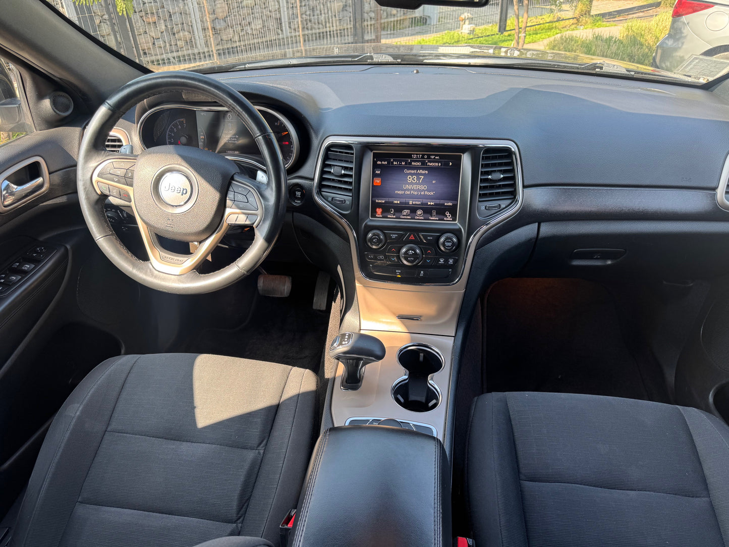 JEEP GRAND CHEROKEE LAREDO 4X4 2015