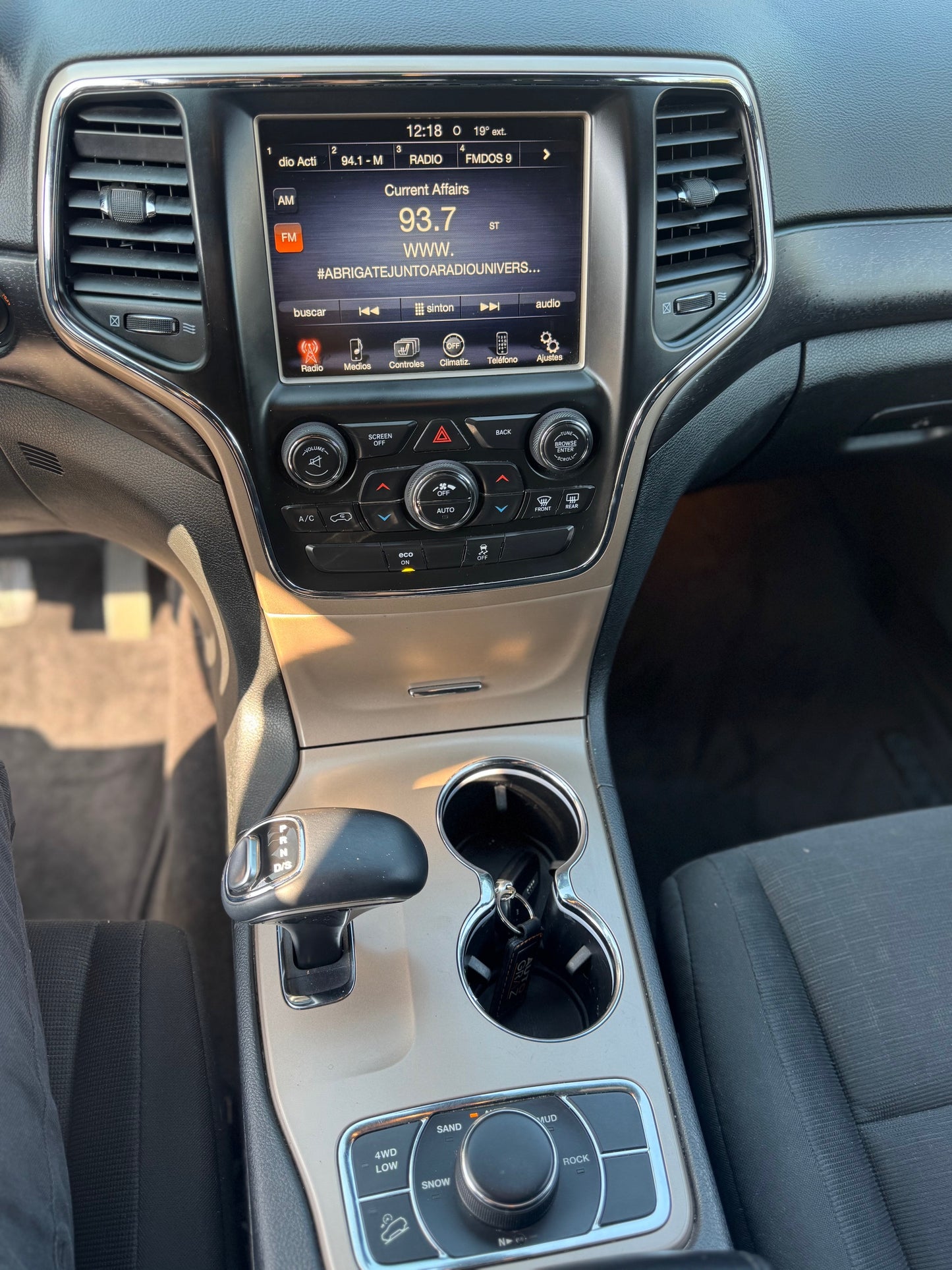 JEEP GRAND CHEROKEE LAREDO 4X4 2015