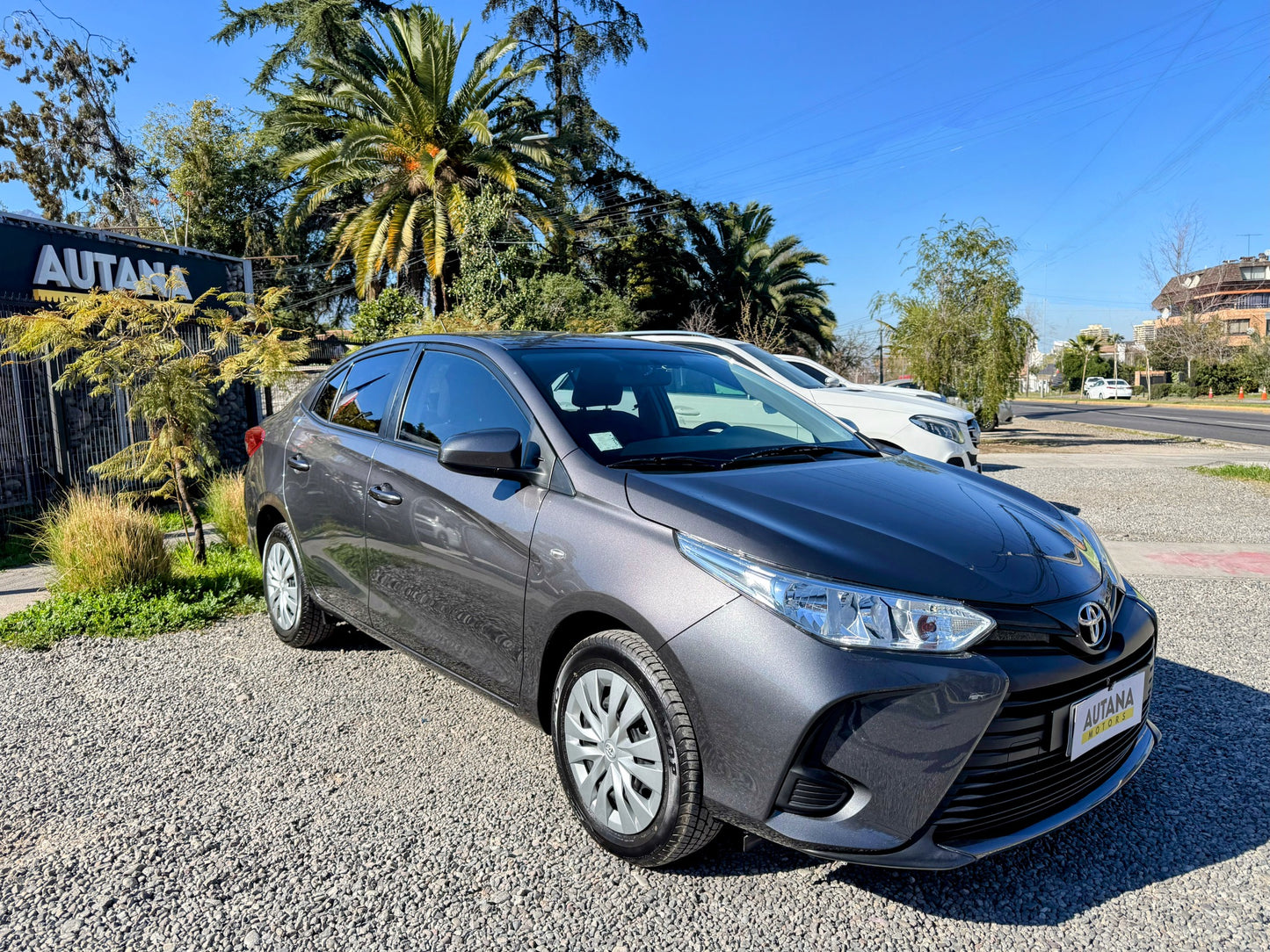 TOYOTA YARIS SEDAN 2022