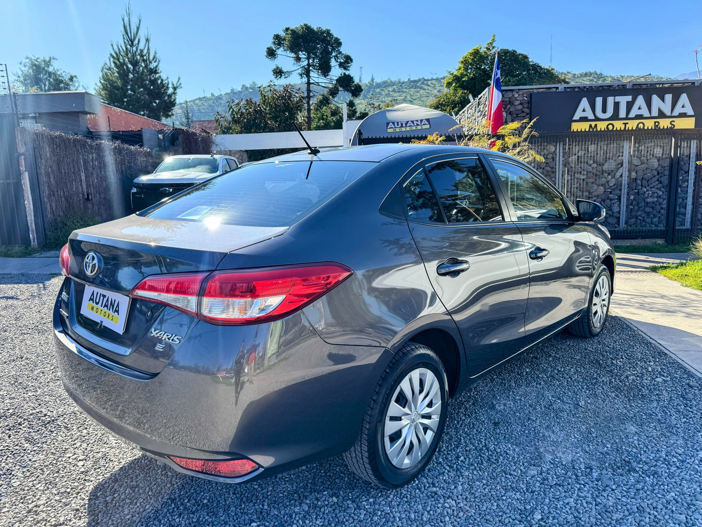 TOYOTA YARIS SEDAN 2022
