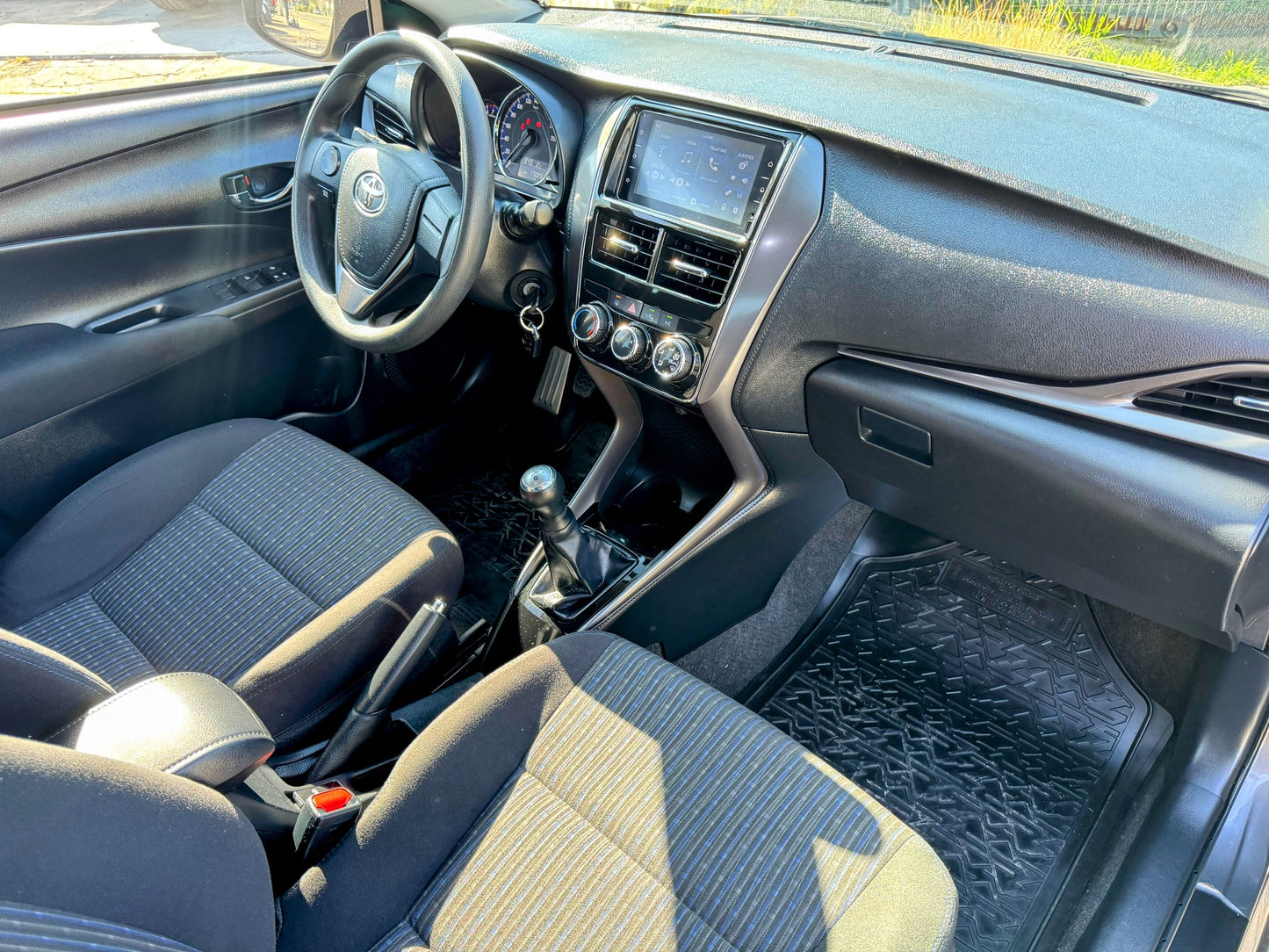 TOYOTA YARIS SEDAN 2022