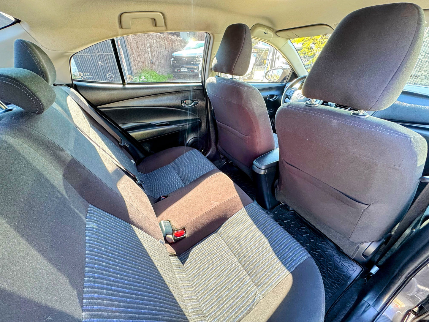 TOYOTA YARIS SEDAN 2022