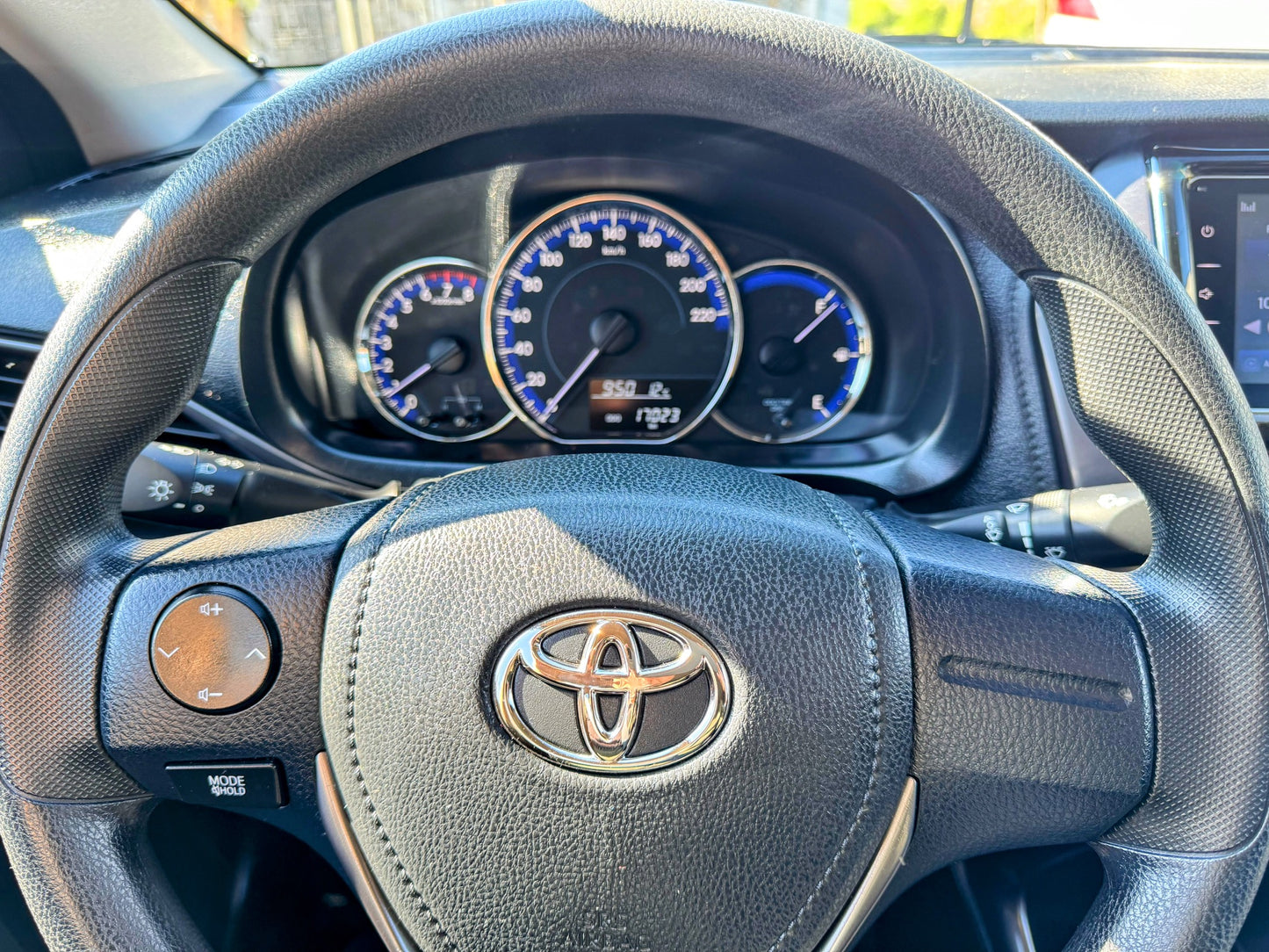 TOYOTA YARIS SEDAN 2022