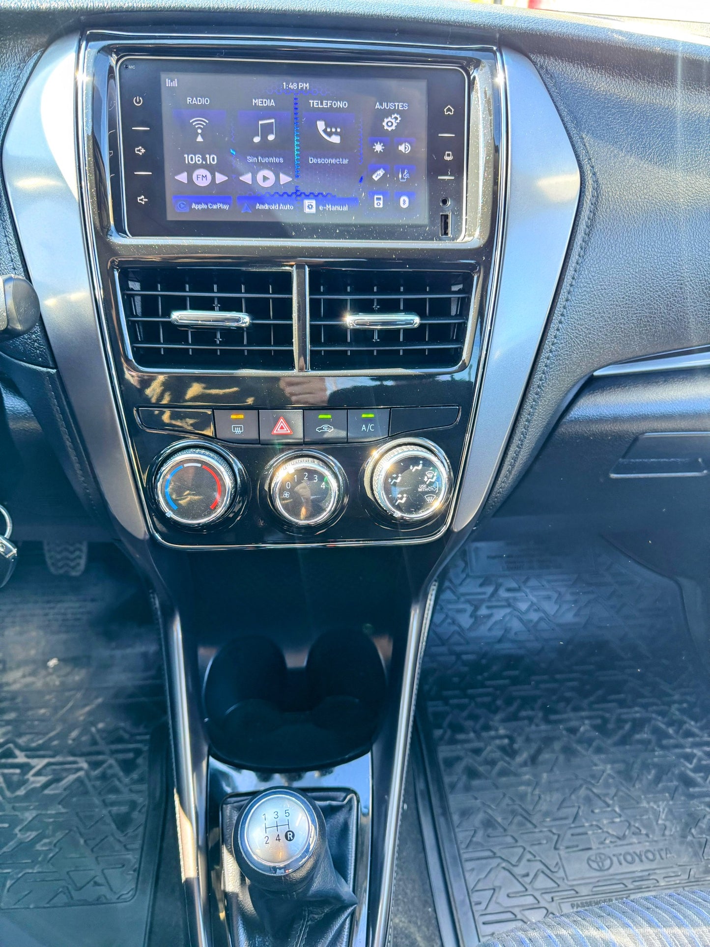 TOYOTA YARIS SEDAN 2022