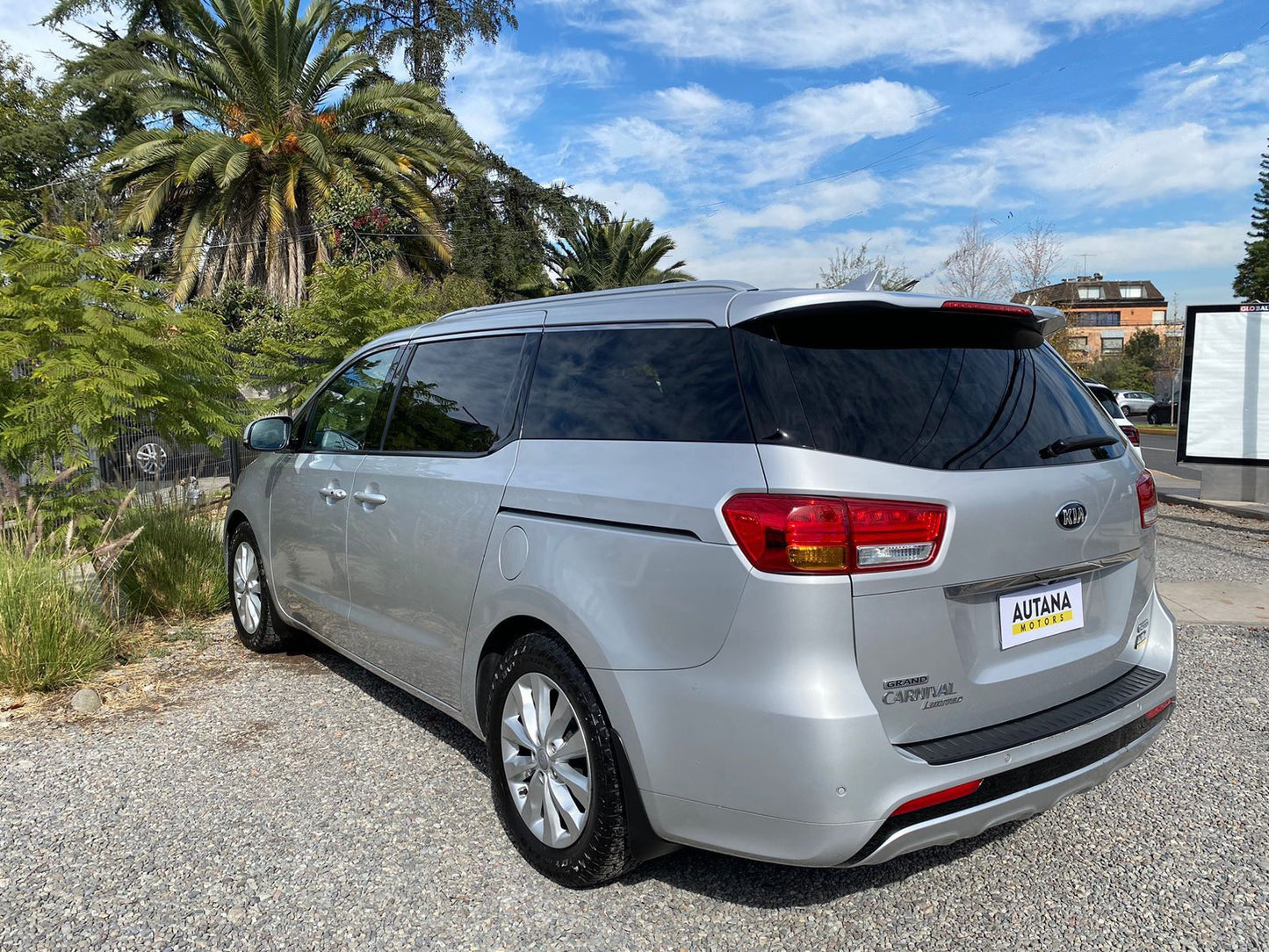 KIA GRAND CARNIVAL DIESEL LIMITED 2018