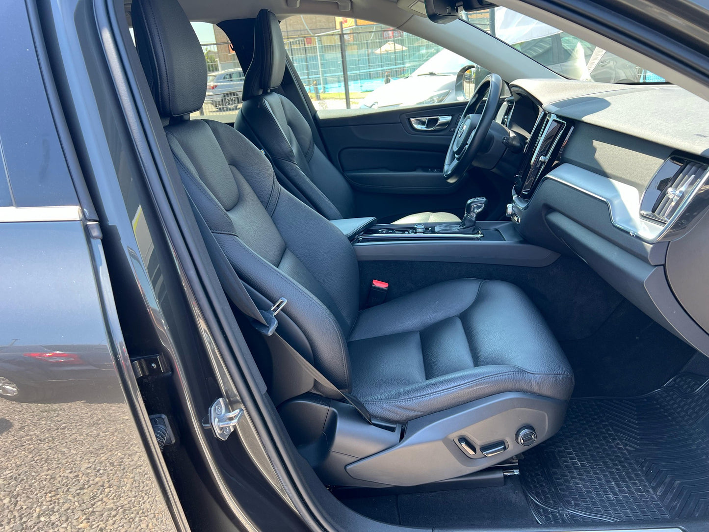 VOLVO XC60 DIESEL D4 MOMENTUM 2021