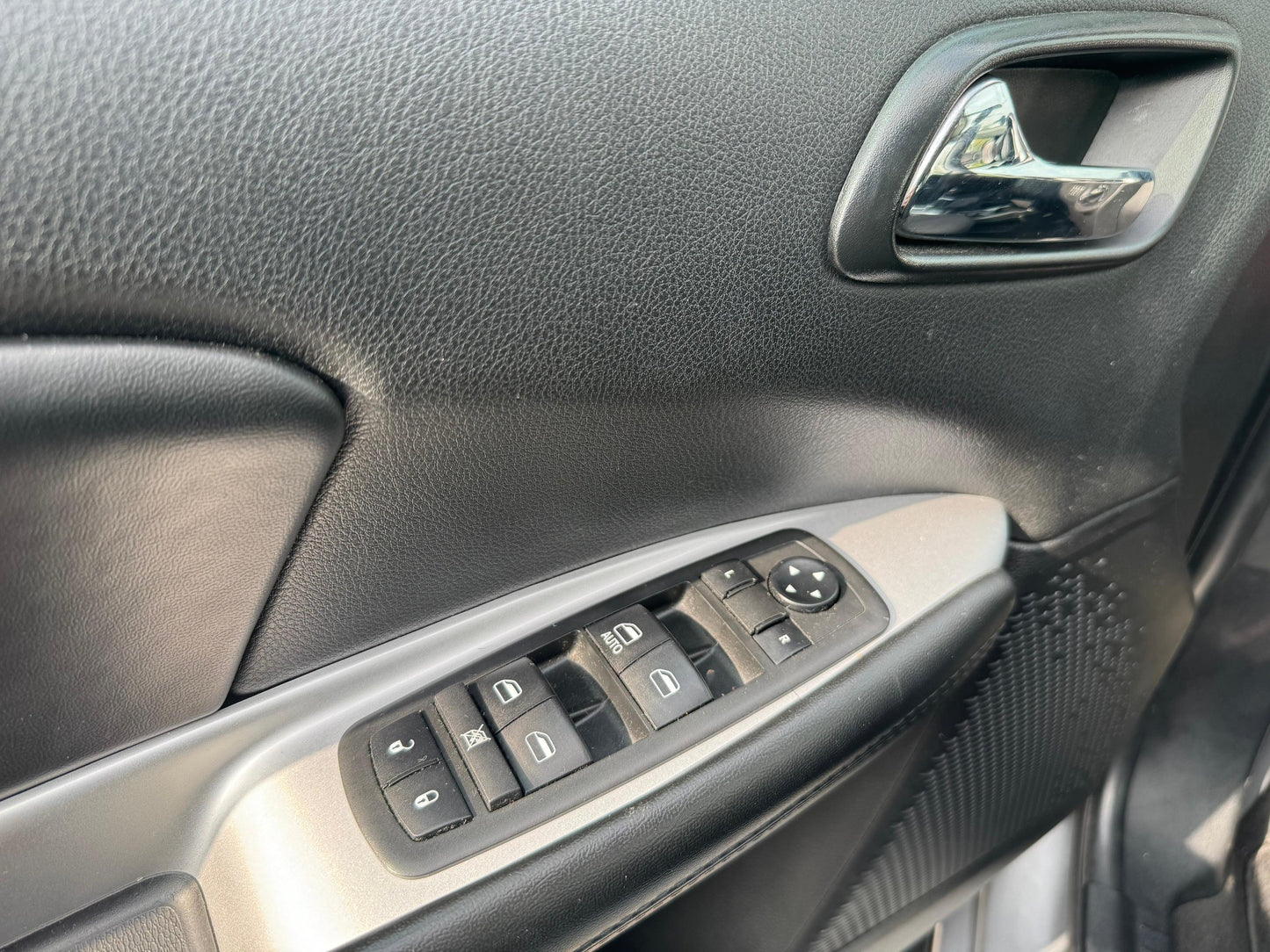 VENDIDA - DODGE JOURNEY SE 3 CORRIDAS 2019